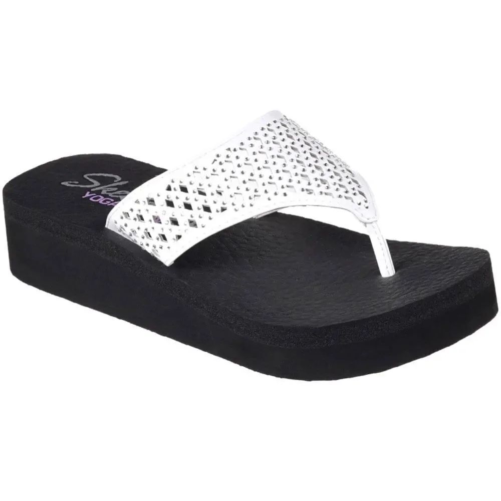 Skechers Yoga Foam Thong Sandals